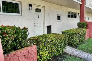 411 S Hollybrook Dr, Pembroke Pines, FL 33025 - Photo 2