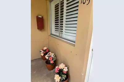 411 S Crescent Dr #105, Hollywood, FL 33021 - Photo 1