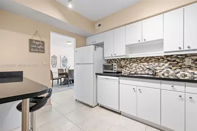 500 Bayview Dr #325, Sunny Isles Beach, FL 33160 - Photo 34