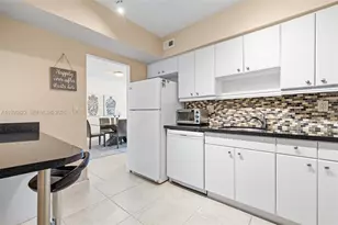 500 Bayview Dr, Sunny Isles Beach, FL 33160 - Photo 34