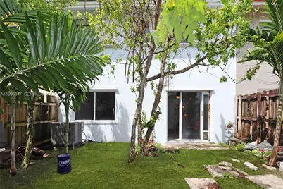 1079 SE 12th Ter, Homestead, FL 33035 - Photo 2