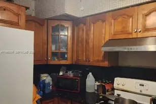 3210 NW 82nd St, Miami, FL 33147 - Photo 4