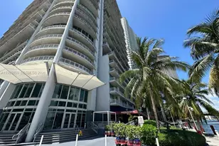 690 SW 1st Ct, Miami, FL 33130 - Photo 4