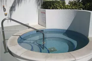 1750 N Bayshore Dr, Miami, FL 33132 - Photo 34