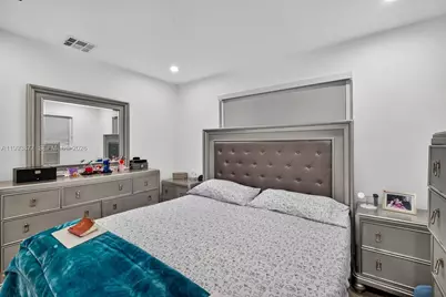 330 NW 195th Ter, Miami Gardens, FL 33169 - Photo 16