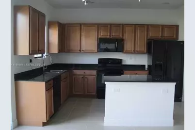 655 NE 193rd St #0, Miami, FL 33179 - Photo 2