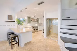 224 S Coconut Ln, Miami Beach, FL 33139 - Photo 8