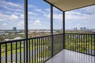 20301 W Country Club Dr, Aventura, FL 33180 - Photo 32