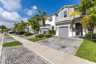 4813 NW 48th Terrace, Tamarac, FL 33319 - Photo 2