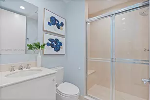 100 S Pointe Dr, Miami Beach, FL 33139 - Photo 10