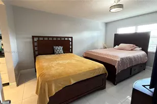 12500 SW 5th Ct, Pembroke Pines, FL 33027 - Photo 8