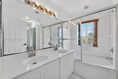 1805 NW 78th Way, Pembroke Pines, FL 33024 - Photo 18