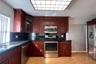 18120 NW 63rd Ct, Hialeah, FL 33015 - Photo 8