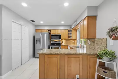 8515 NW 26th Dr, Coral Springs, FL 33065 - Photo 10