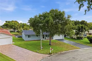 8515 NW 26th Dr, Coral Springs, FL 33065 - Photo 22