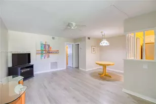 804 SE 7th St, Deerfield Beach, FL 33441 - Photo 2
