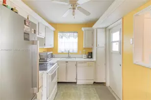 804 SE 7th St, Deerfield Beach, FL 33441 - Photo 14