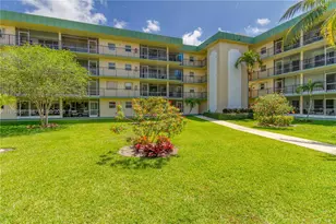 804 SE 7th St, Deerfield Beach, FL 33441 - Photo 2