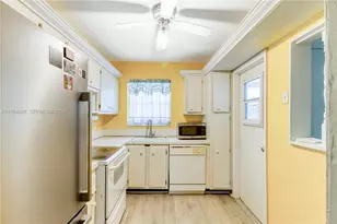 804 SE 7th St, Deerfield Beach, FL 33441 - Photo 16