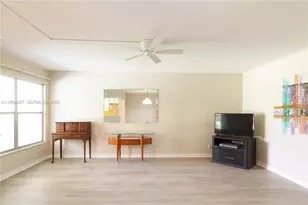 804 SE 7th St, Deerfield Beach, FL 33441 - Photo 10