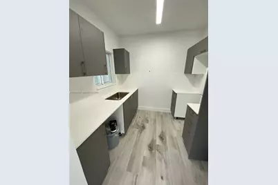 835 SW 8th Ave, Miami, FL 33130 - Photo 10