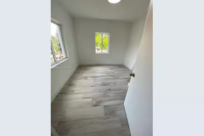 835 SW 8th Ave, Miami, FL 33130 - Photo 8