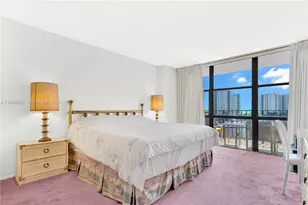 1000 Parkview Dr, Hallandale Beach, FL 33009 - Photo 14