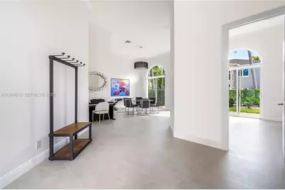 920 Captiva Dr, Hollywood, FL 33019 - Photo 14