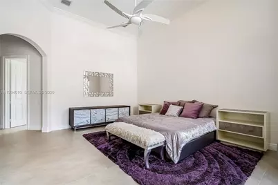 920 Captiva Dr, Hollywood, FL 33019 - Photo 18