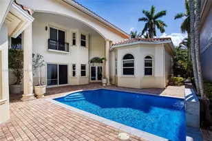 920 Captiva Dr, Hollywood, FL 33019 - Photo 2