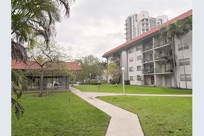 8101 SW 72nd Ave #403W, Miami, FL 33143 - Photo 2