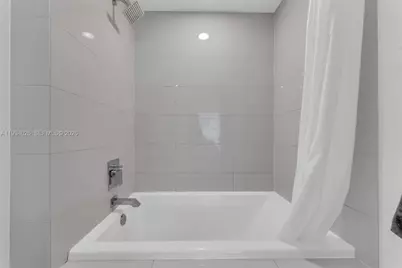 1100 S Miami Ave #3605, Miami, FL 33130 - Photo 12