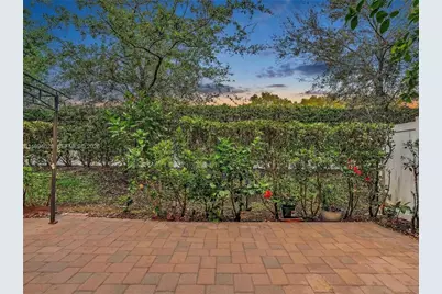 20973 NW 1st Dr, Pembroke Pines, FL 33029 - Photo 2