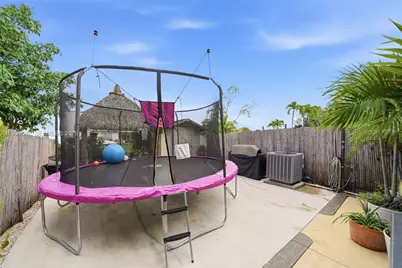 1789 W 72nd St, Hialeah, FL 33014 - Photo 14