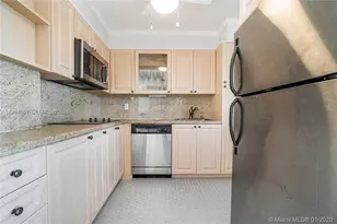 220 Kings Point Dr, Sunny Isles Beach, FL 33160 - Photo 12