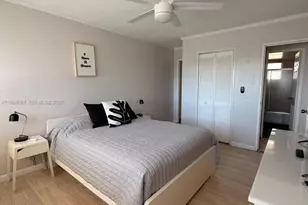220 Kings Point Dr, Sunny Isles Beach, FL 33160 - Photo 14