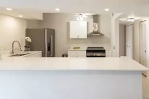 105 Lake Emerald Dr, Oakland Park, FL 33309 - Photo 2