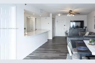 105 Lake Emerald Dr #708, Oakland Park, FL 33309 - Photo 4