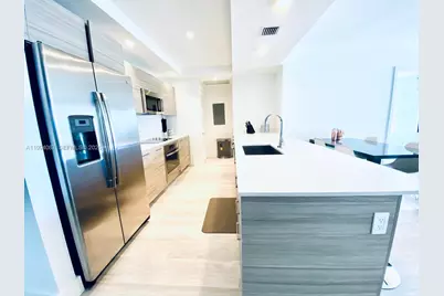 121 NE 34th St #807, Miami, FL 33137 - Photo 2