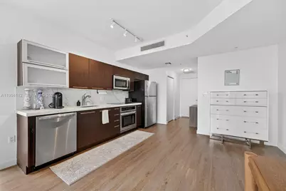 90 SW 3rd St #1105, Miami, FL 33130 - Photo 12