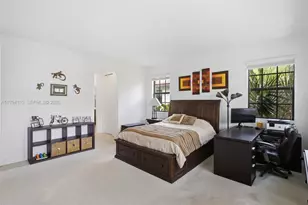 11652 SW 13th Ct, Pembroke Pines, FL 33025 - Photo 16