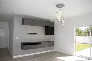 105 Lacewing Pl, Other City - In The State Of Florida, FL 33594 - Photo 6