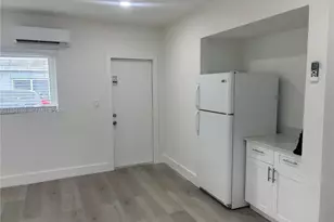 2071 NE 169th St, North Miami Beach, FL 33162 - Photo 2
