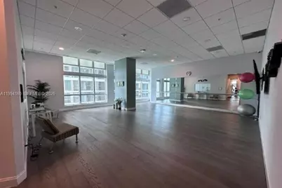 300 S Biscayne Blvd #T-2012, Miami, FL 33131 - Photo 40