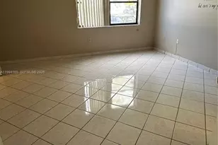 10245 NW 9th St Cir, Miami, FL 33172 - Photo 10