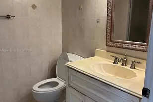 10245 NW 9th St Cir, Miami, FL 33172 - Photo 12