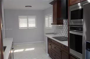 13705 SW 12th St, Pembroke Pines, FL 33027 - Photo 16
