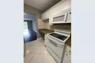 5961 N Falls Cir Dr #309, Lauderhill, FL 33319 - Photo 2