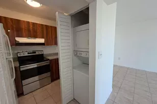 8185 NW 7th St, Miami, FL 33126 - Photo 14