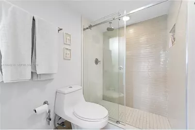 100 Bayview Dr #507, Sunny Isles Beach, FL 33160 - Photo 18